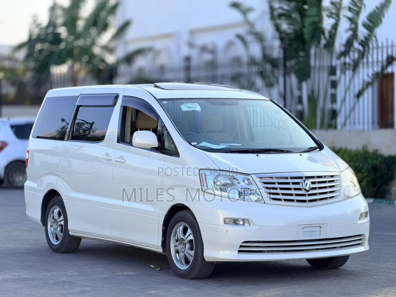 Toyota Alphard 2004 White