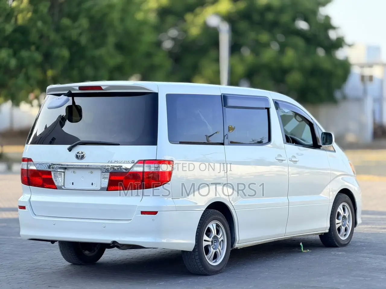 Toyota Alphard 2004 White