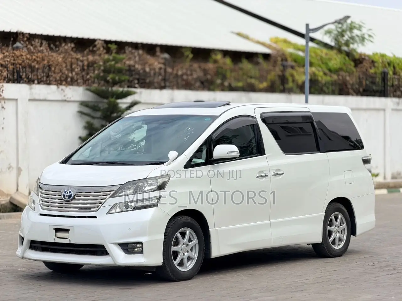 Toyota Vellfire 2008 White