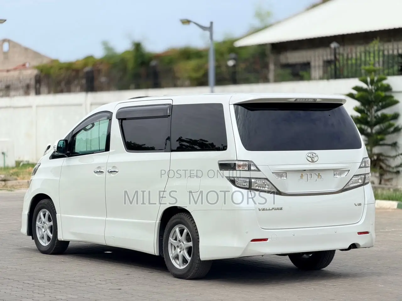 Toyota Vellfire 2008 White