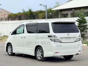 Toyota Vellfire 2008 White
