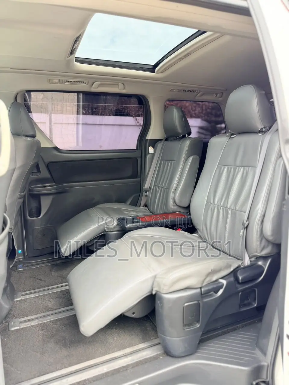 Toyota Vellfire 2008 White