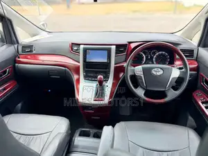 Toyota Vellfire 2008 White