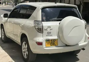 Toyota RAV4 2008 White