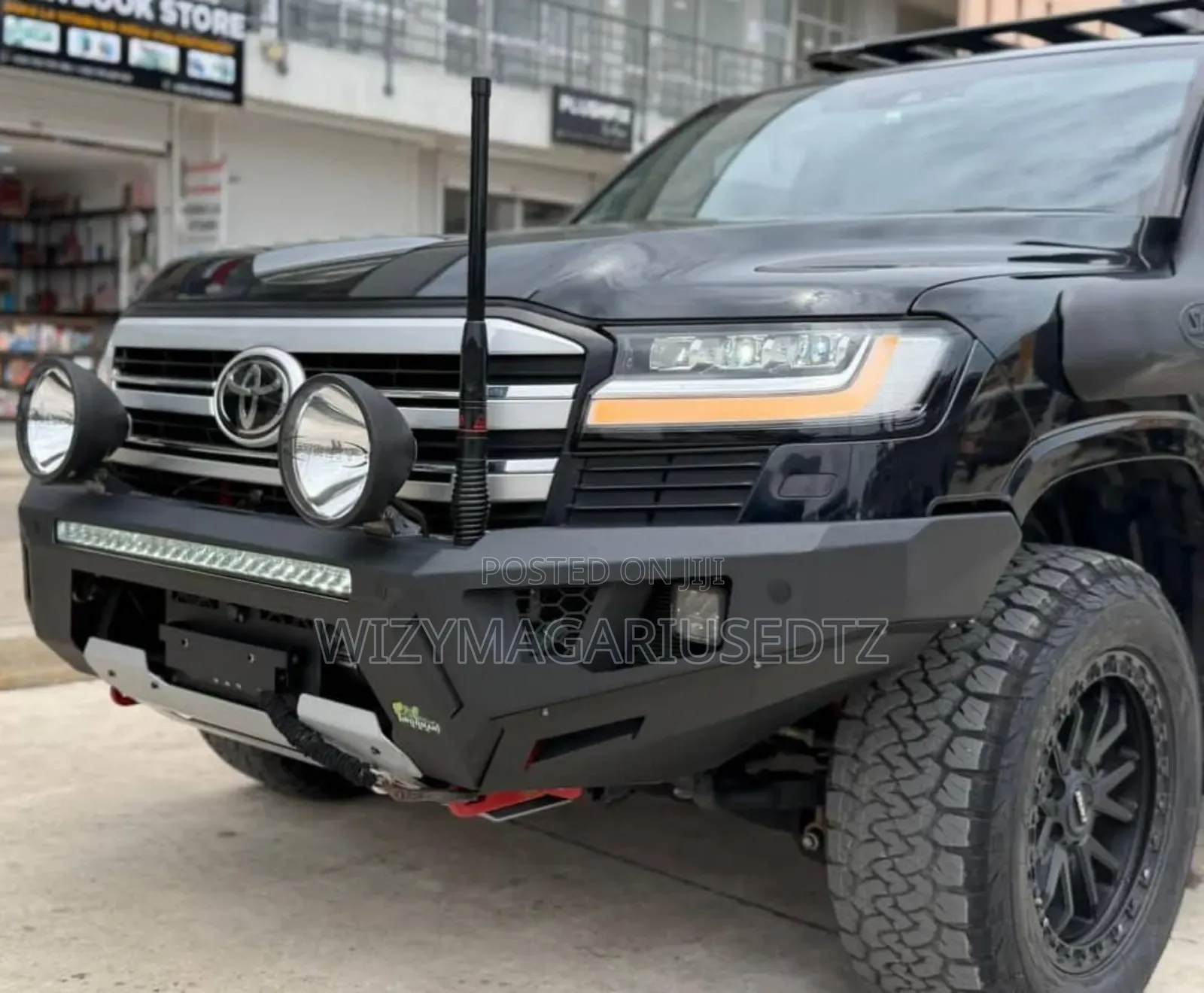 Toyota Land Cruiser LC300 2024 Black