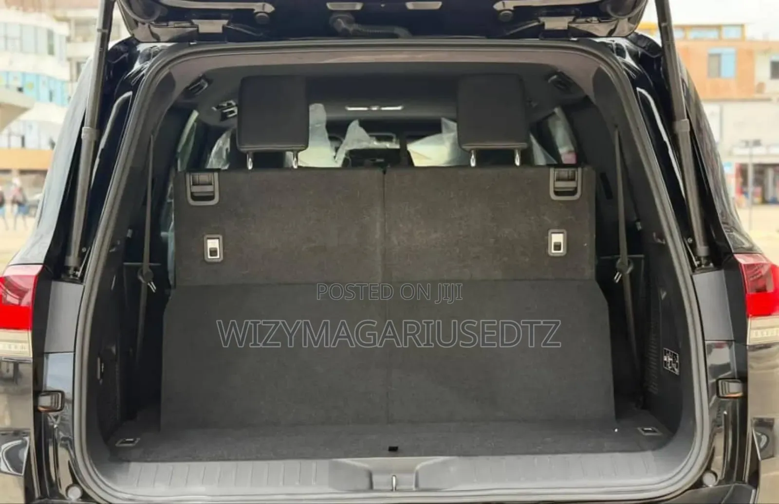 Toyota Land Cruiser LC300 2024 Black