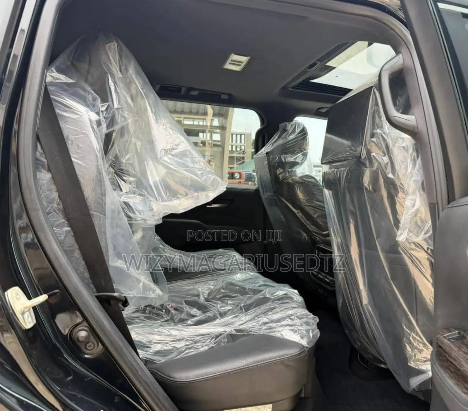 Toyota Land Cruiser LC300 2024 Black