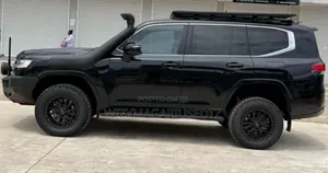 Toyota Land Cruiser LC300 2024 Black