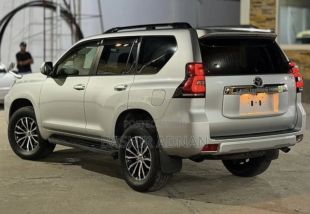 Toyota Land Cruiser Prado 2.7 2018 Silver