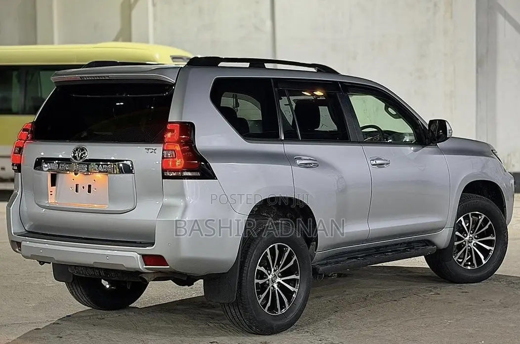 Toyota Land Cruiser Prado 2.7 2018 Silver