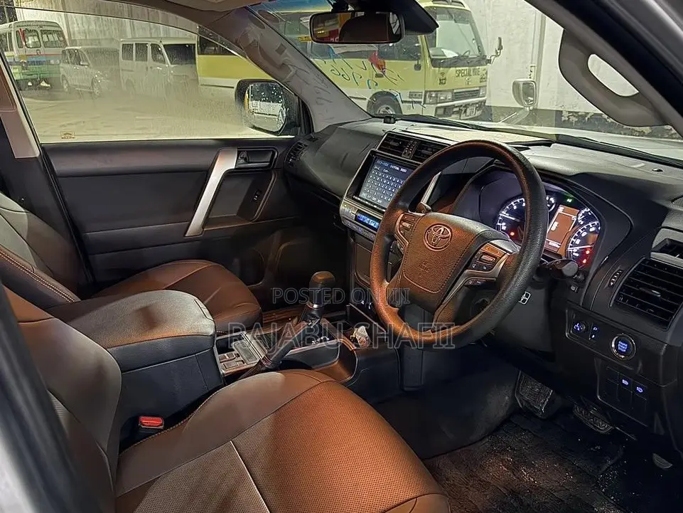 Toyota Land Cruiser Prado 2.7 2018 Silver