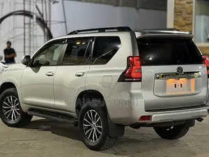 Toyota Land Cruiser Prado 2.7 2018 Silver