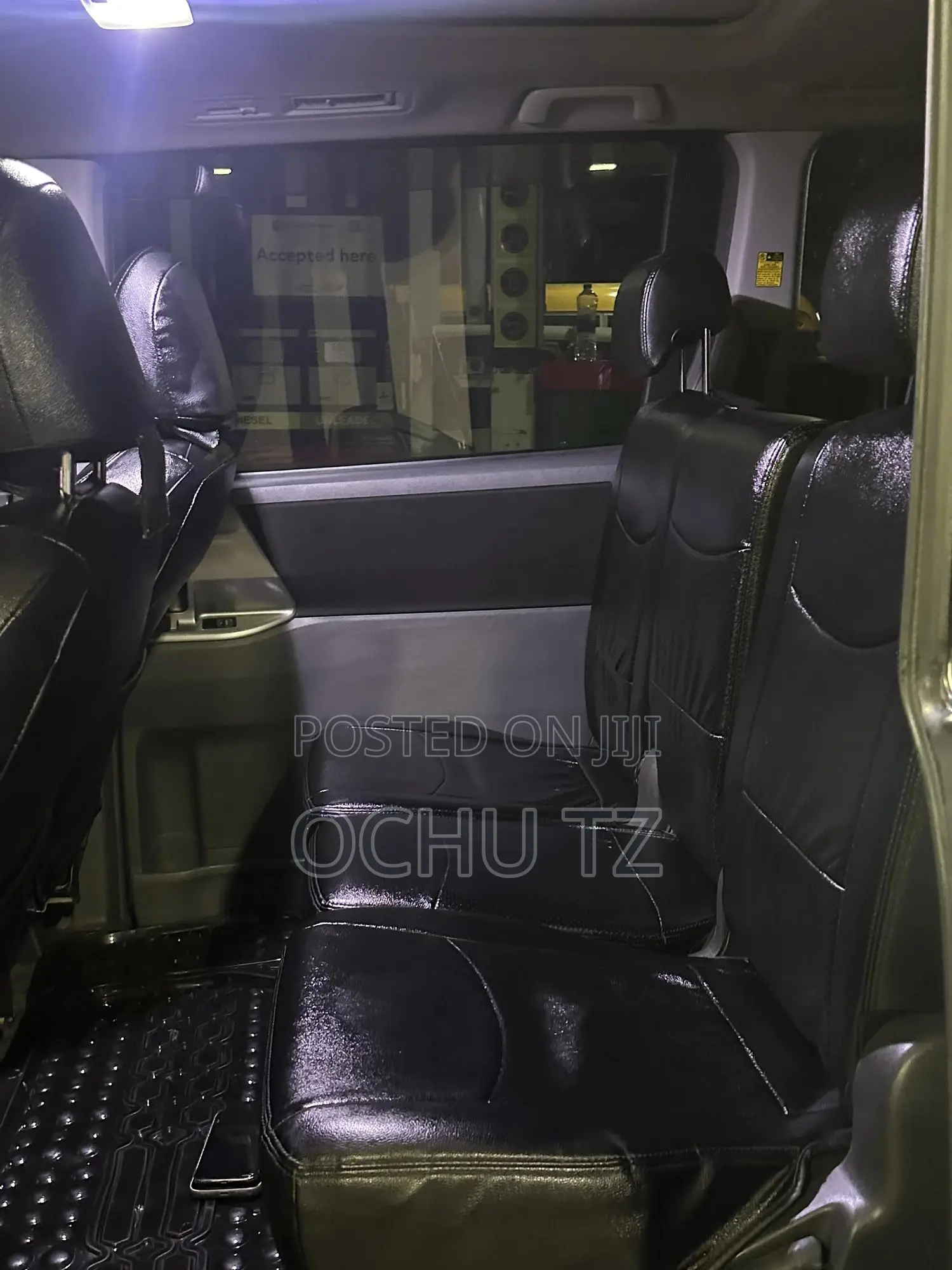 Toyota Noah 2009 Silver