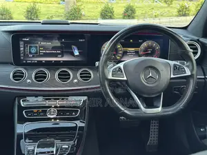 Mercedes-Benz E200 2017 Pearl