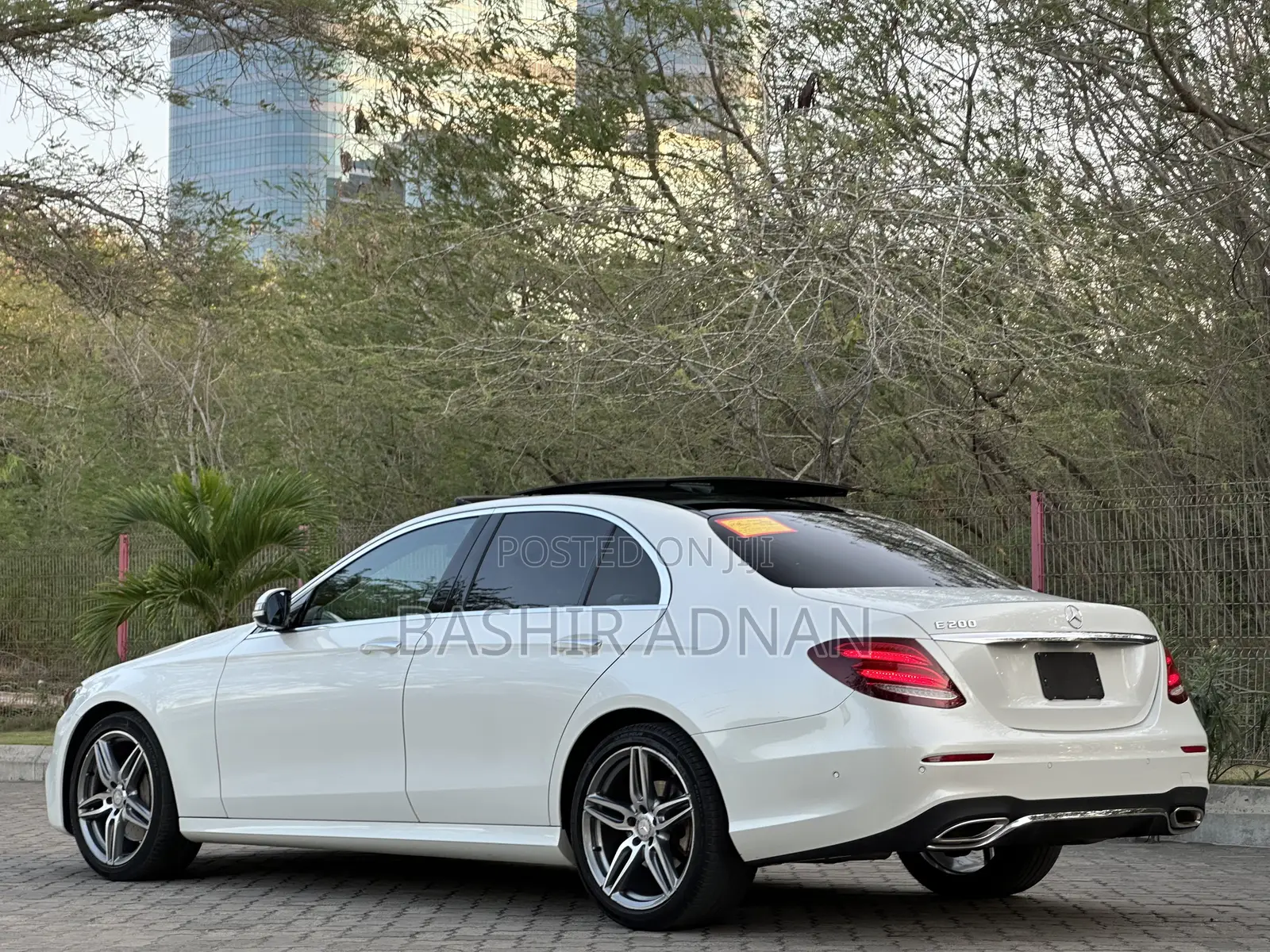 Mercedes-Benz E200 2017 Pearl