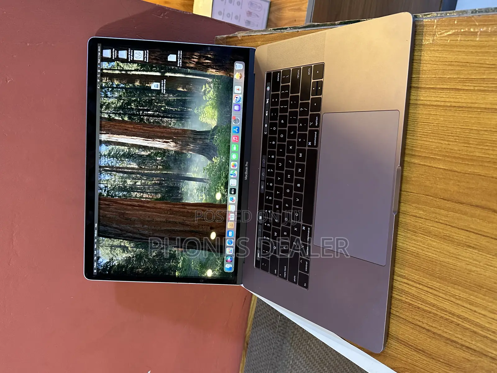 Laptop Apple MacBook Pro 2018 16GB Intel Core I7 SSD 512GB