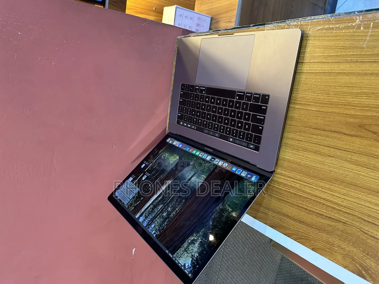 Laptop Apple MacBook Pro 2018 16GB Intel Core I7 SSD 512GB