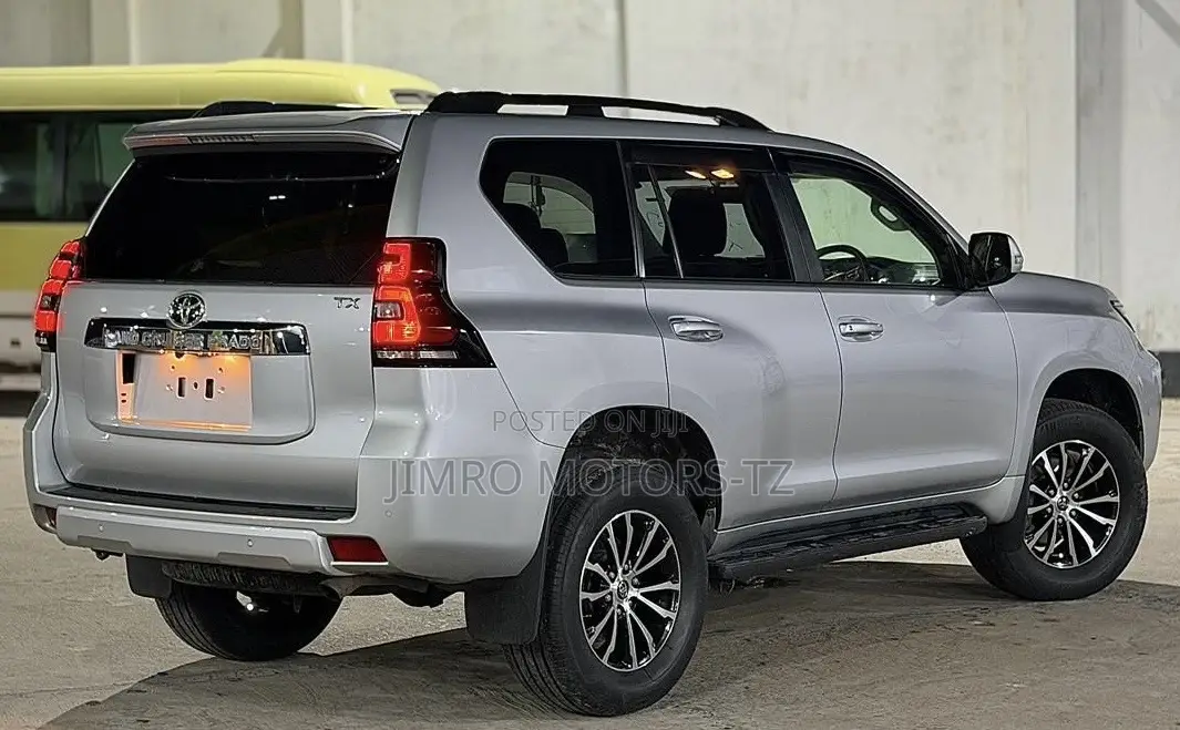 Toyota Land Cruiser Prado 2018 Silver