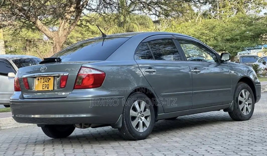 Toyota Premio 2005 Green