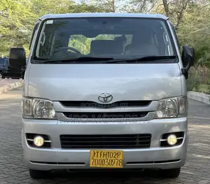 Toyota HiAce 2009 Silver