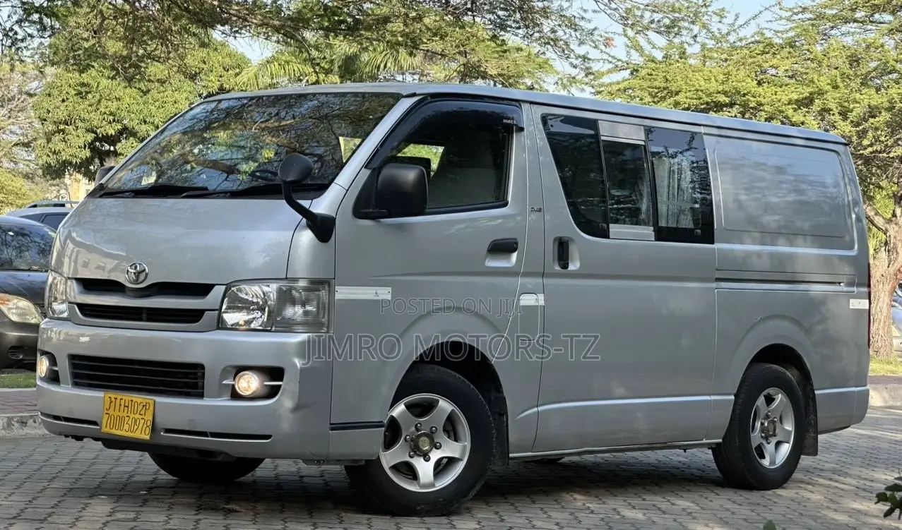 Toyota HiAce 2009 Silver