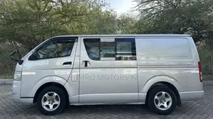 Toyota HiAce 2009 Silver