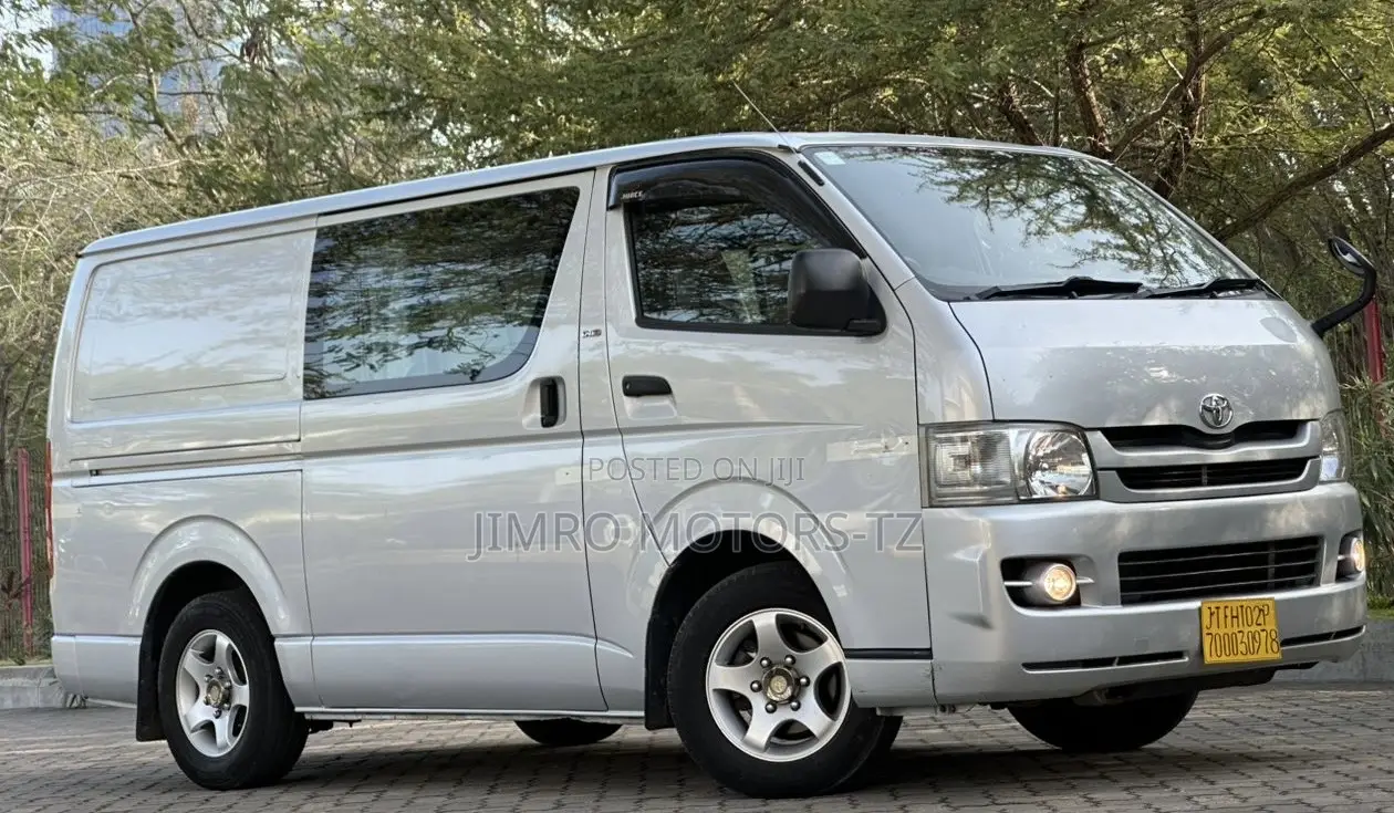 Toyota HiAce 2009 Silver