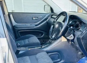 Toyota Kluger 2002 Silver