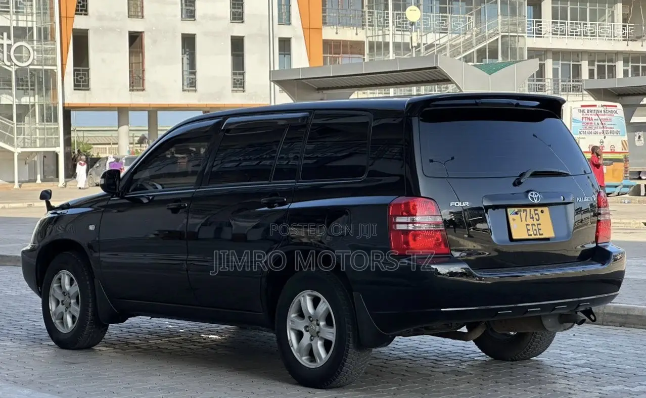 Toyota Kluger 2002 Black