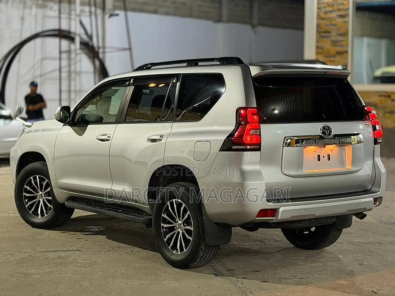 Toyota Land Cruiser Prado 2018 Silver