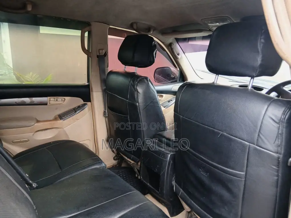 Toyota Land Cruiser Prado 2005 Gray
