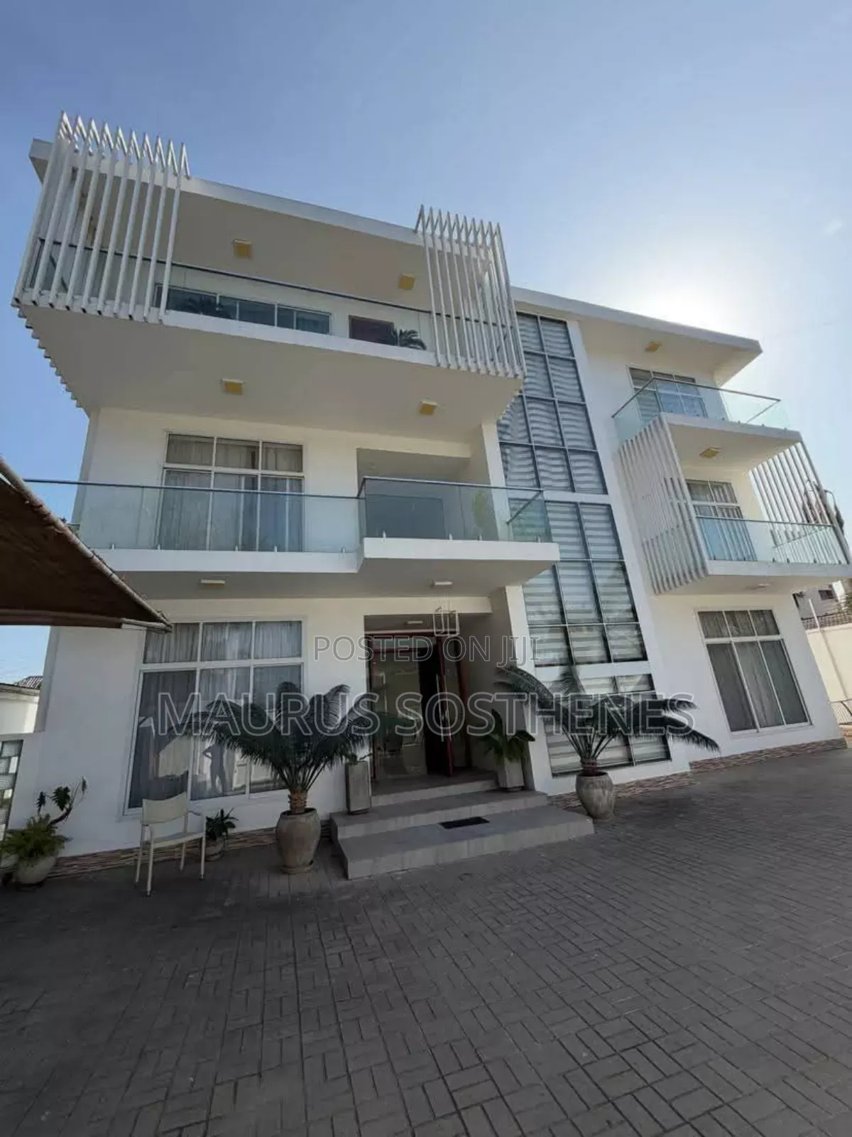 6bdrm Mansion in Ada Estate for rent