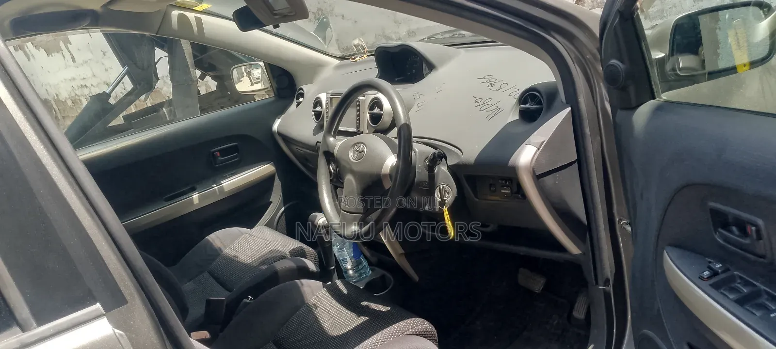 Toyota IST 2005 Gray