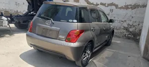 Toyota IST 2005 Gray