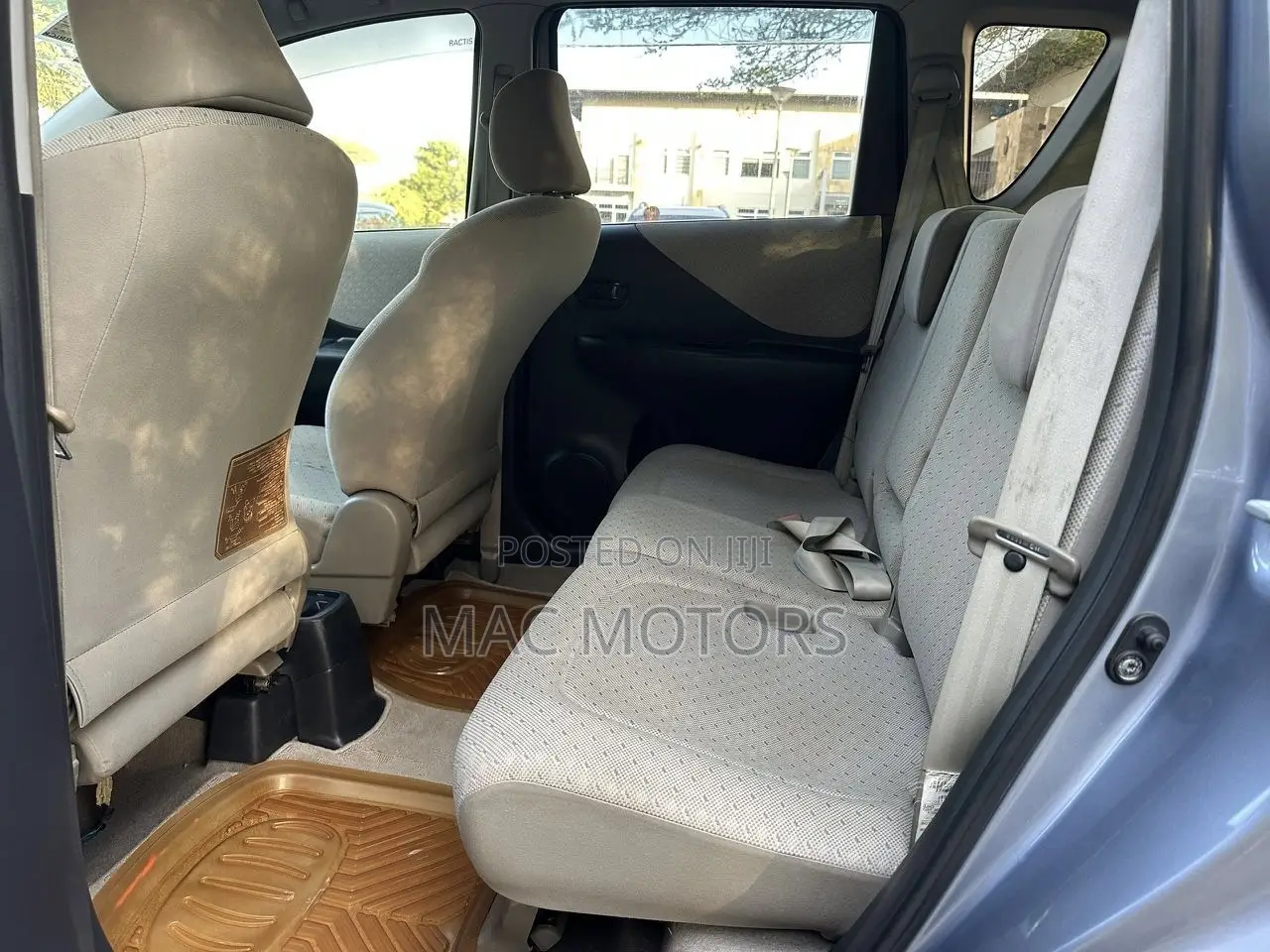 Toyota Ractis 2007 Gray