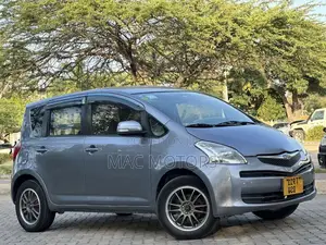 Toyota Ractis 2007 Gray