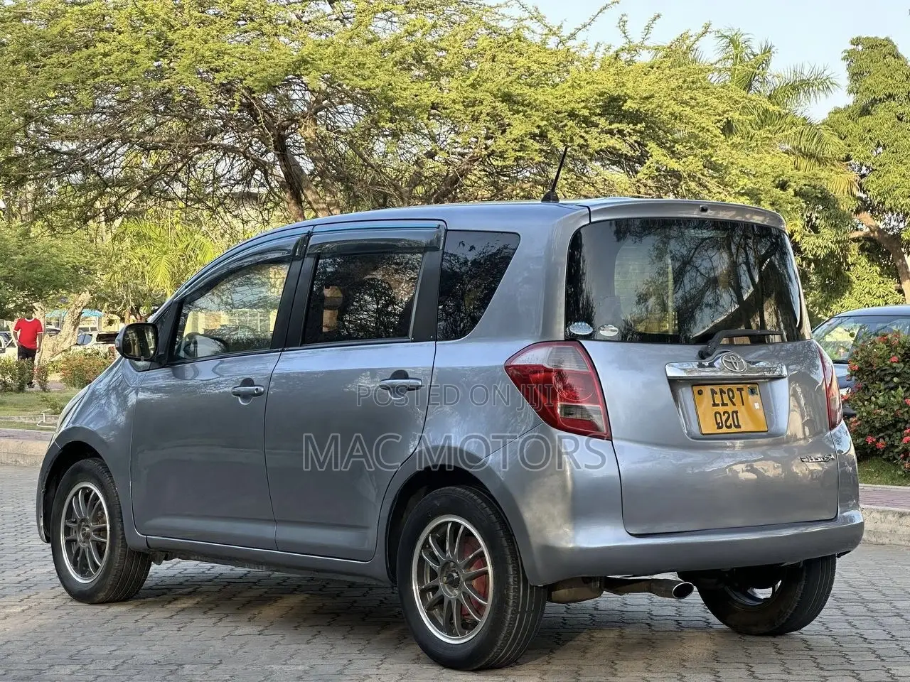 Toyota Ractis 2007 Gray