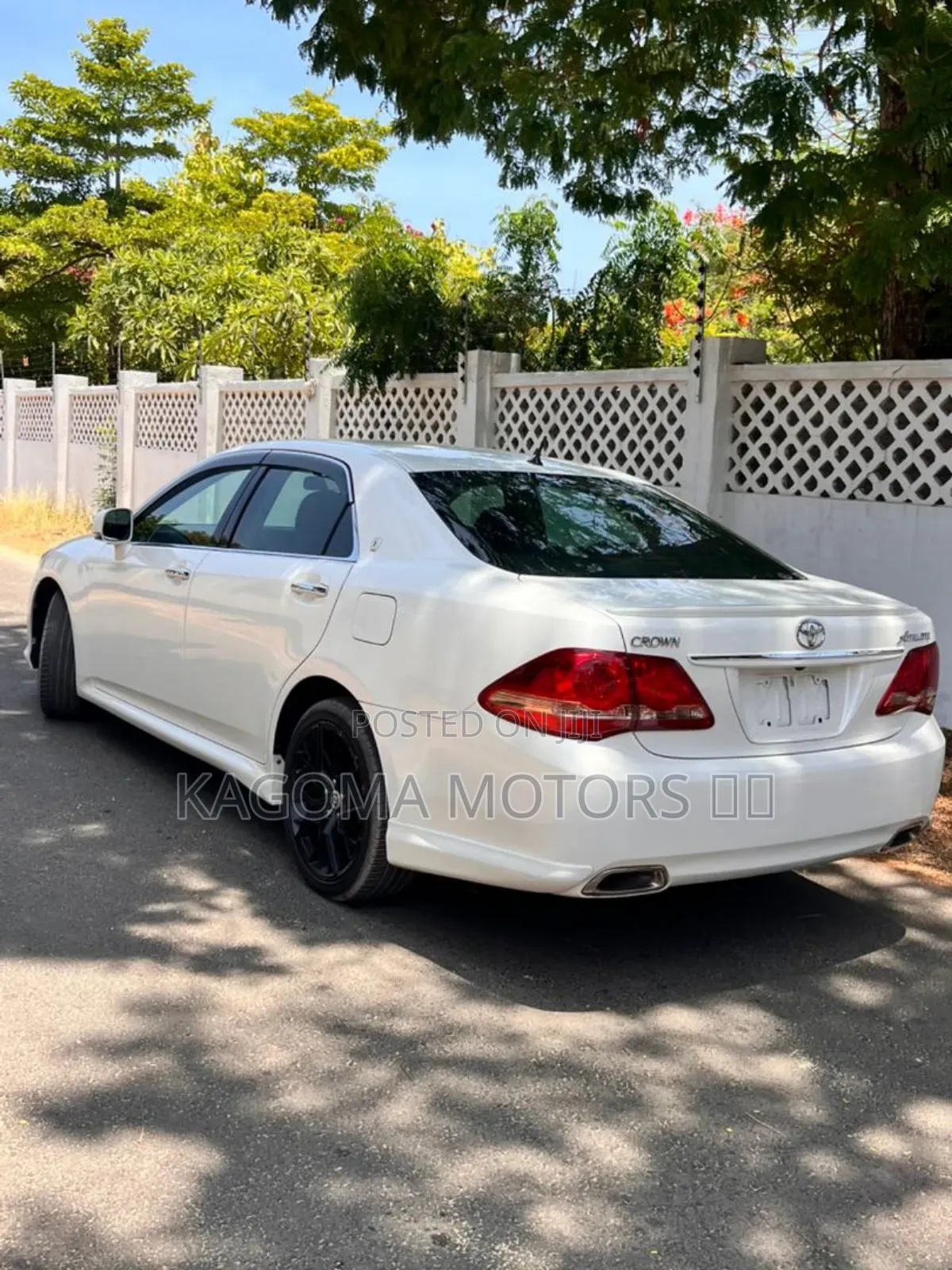Toyota Crown 2010 White