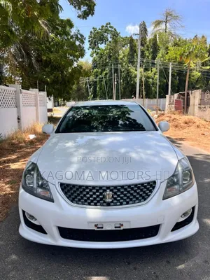 Toyota Crown 2010 White