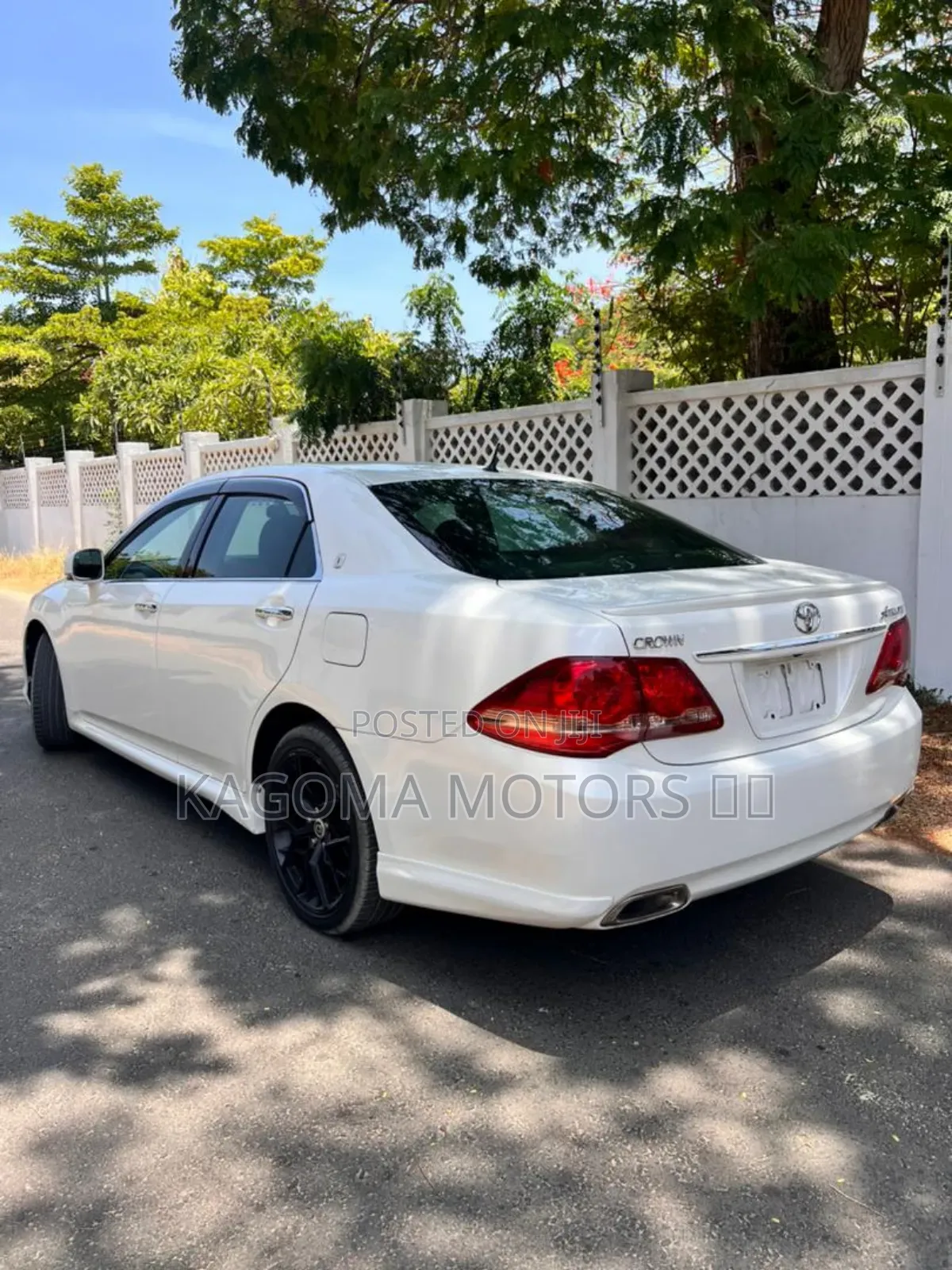Toyota Crown 2010 White