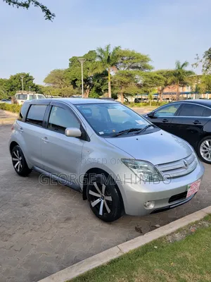 Toyota IST 2005 Silver
