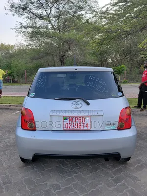 Toyota IST 2005 Silver