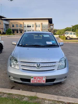 Toyota IST 2005 Silver