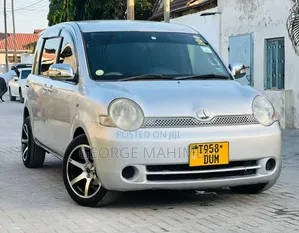 Toyota Sienta 2005 Silver