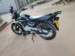 Bajaj Boxer 125 2025 Black