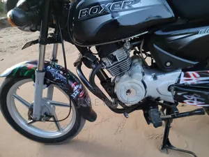 Bajaj Boxer 150 UG 2026 Black