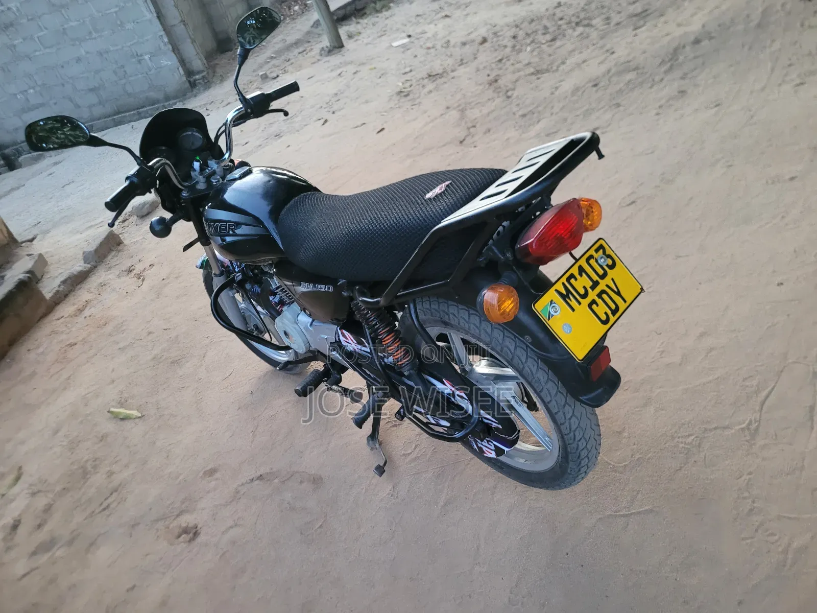 Bajaj Boxer 150 UG 2026 Black