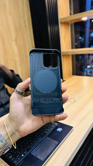 iPhone 15 Pro Max Cover