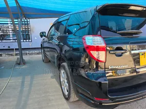 Toyota Vanguard 2010 Black