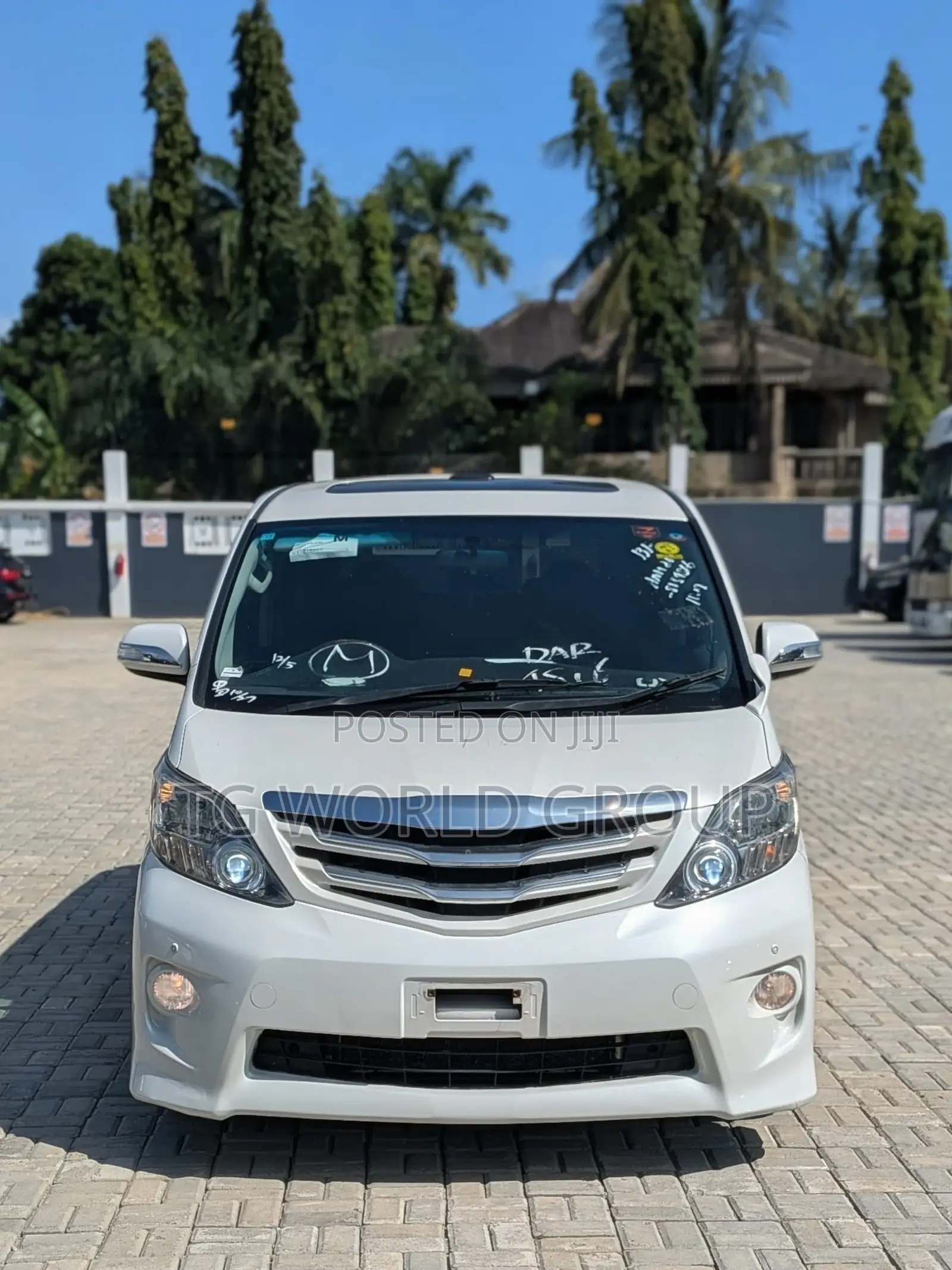 Toyota Alphard 2.4 Petrol FWD 2010 White